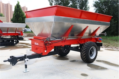 超大型不銹鋼撒肥車(chē) 農(nóng)家肥高效拋灑的現(xiàn)代農(nóng)業(yè)利器